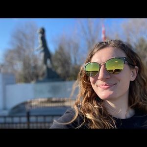 Meet your Posher, Jacqueline